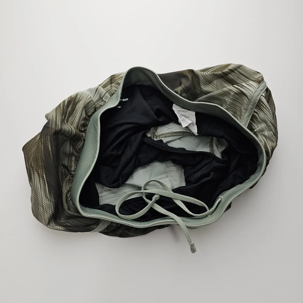 Under Armour HeatGear Fly By Running Shorts Green Camo Print Womens XS Loose Fit - Picture 4 of 12